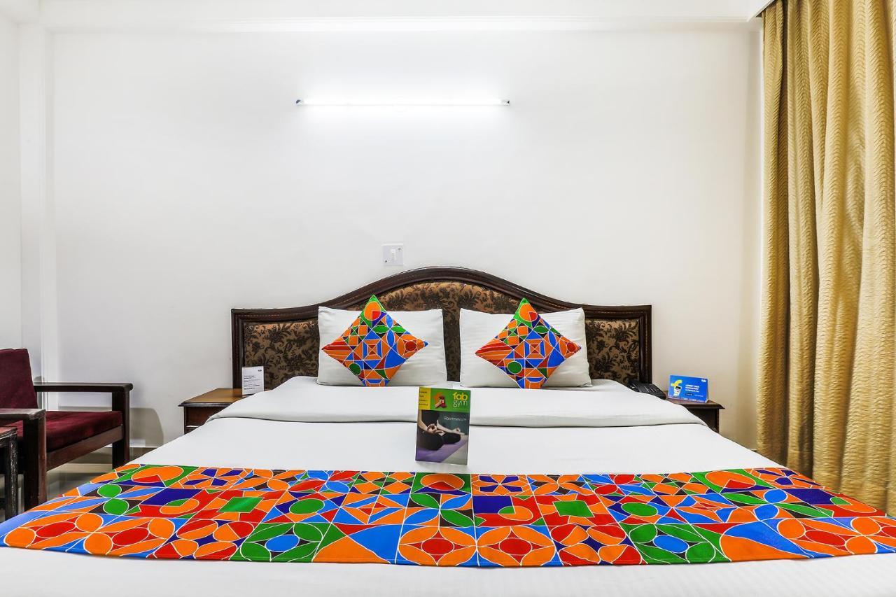 Hotel Fabexpress Hemkunt Mansion Noida Exteriér fotografie